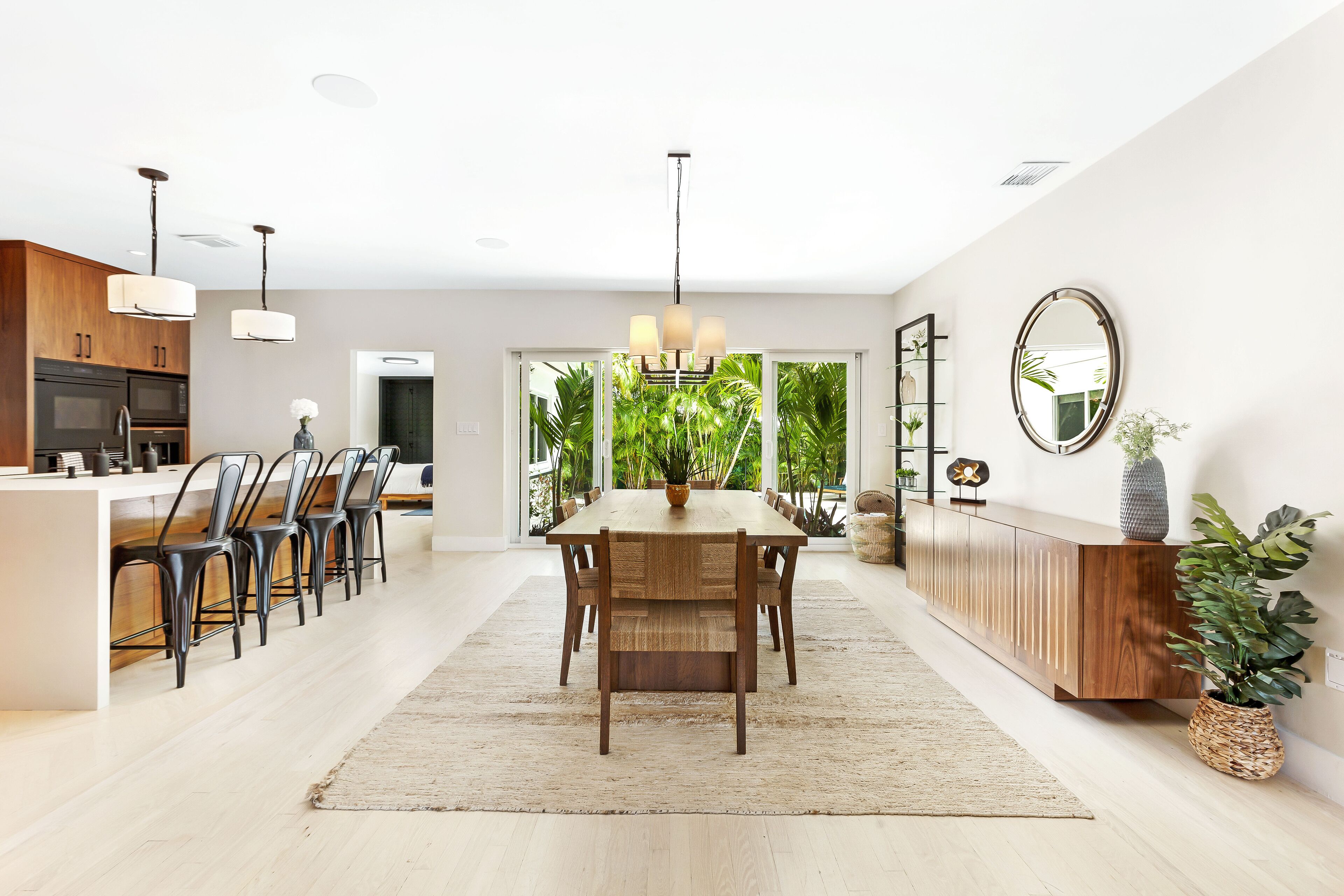 Luxurious, Modern 4BR / 3BA Surfside Villa W/Pool