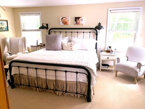 4 bedrooms, desk, iron/ironing board, travel cot