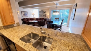 Condo, Plusieurs lits (#310 Vail International) | Cuisine privée