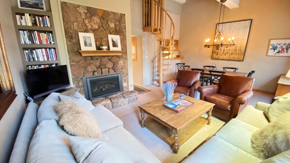 Condo, Multiple Beds (Vail International 401) | Living room