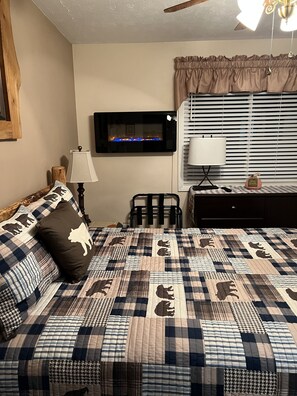 2 bedrooms, iron/ironing board, free WiFi, bed sheets