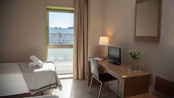Basic Twin Room, 2 Single Beds | Desk, soundproofing, free WiFi, bed sheets