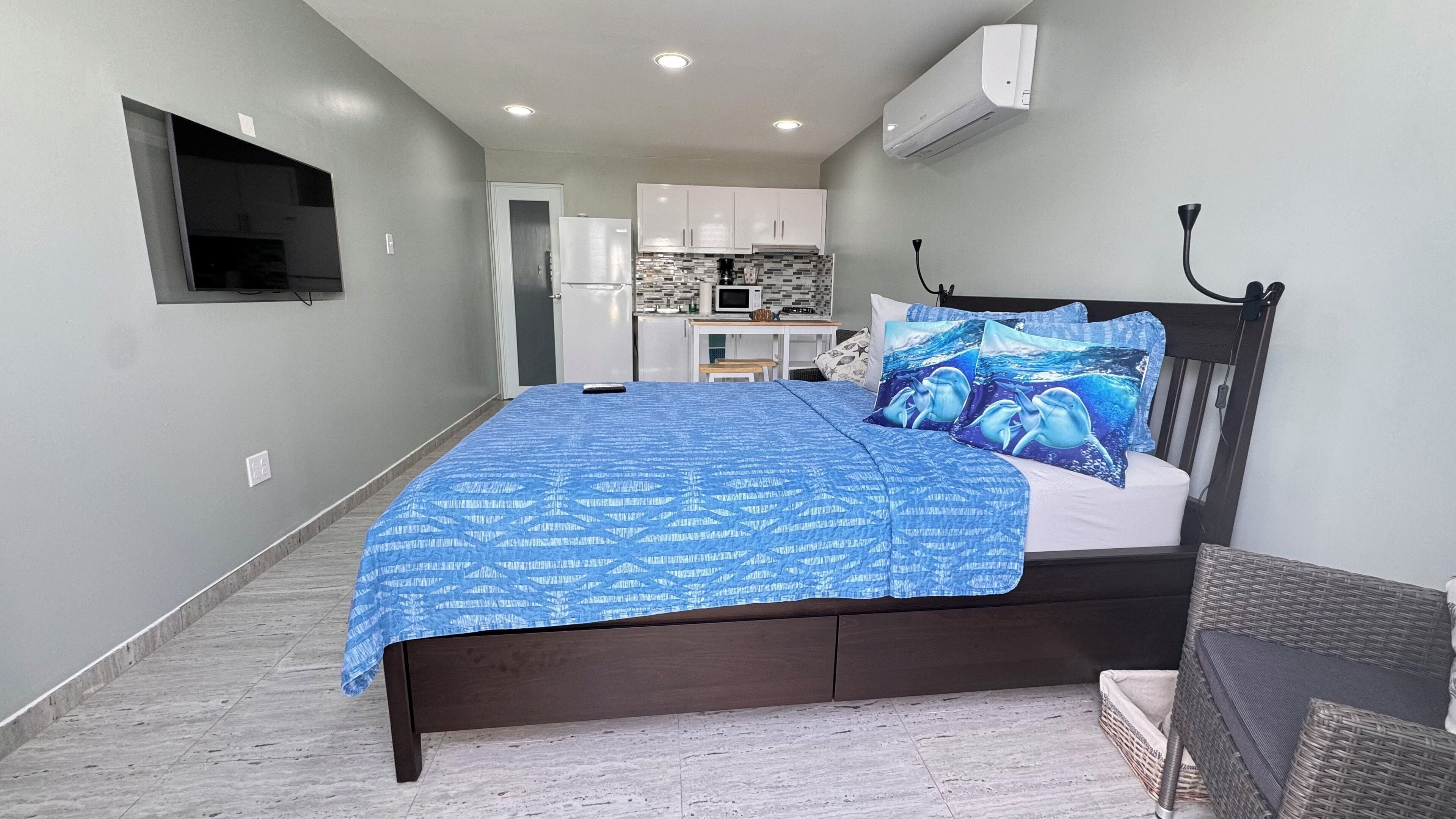 Premium Room | Free WiFi, bed sheets