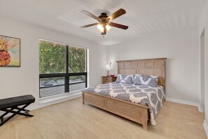 3 bedrooms, desk, iron/ironing board, travel cot