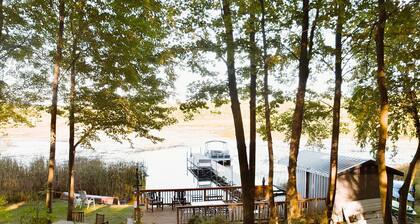 Secluded Bay of Beaver Dam Lake - Northwoods WI Paradise
