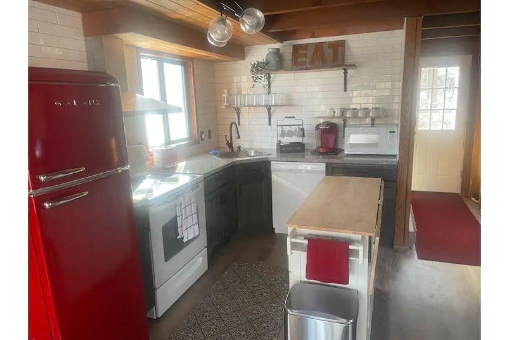 Beautiful 4 Season Getaway in the Hideout