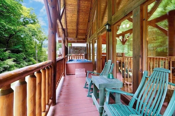 Tina de hidromasaje al aire libre