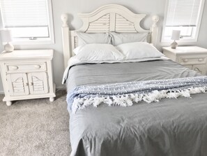 3 camere, una scrivania, Wi-Fi, lenzuola