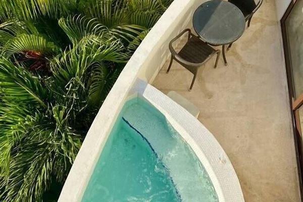 Private Hot Tub and Balcony