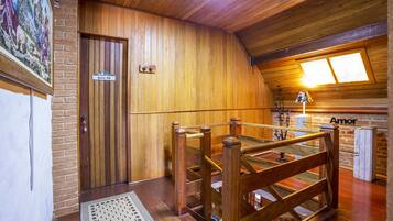 1 habitación, ropa de cama hipoalergénica y colchones con pillow-top