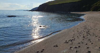 Beautiful family sized holiday home 1 minute from the beach