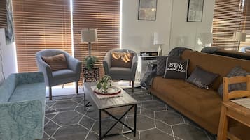 Smart TV, table tennis, books