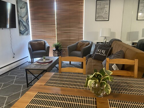 Lovely 2 bedrooms apartment 10min from O'HARE CHICAGO