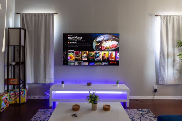 Interior - 3 Bd Home Near Downtown Long Beach w/ Free Parking (Long Beach)