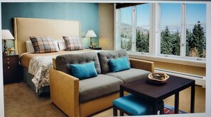 1 habitación, caja de seguridad en la habitación y escritorio 