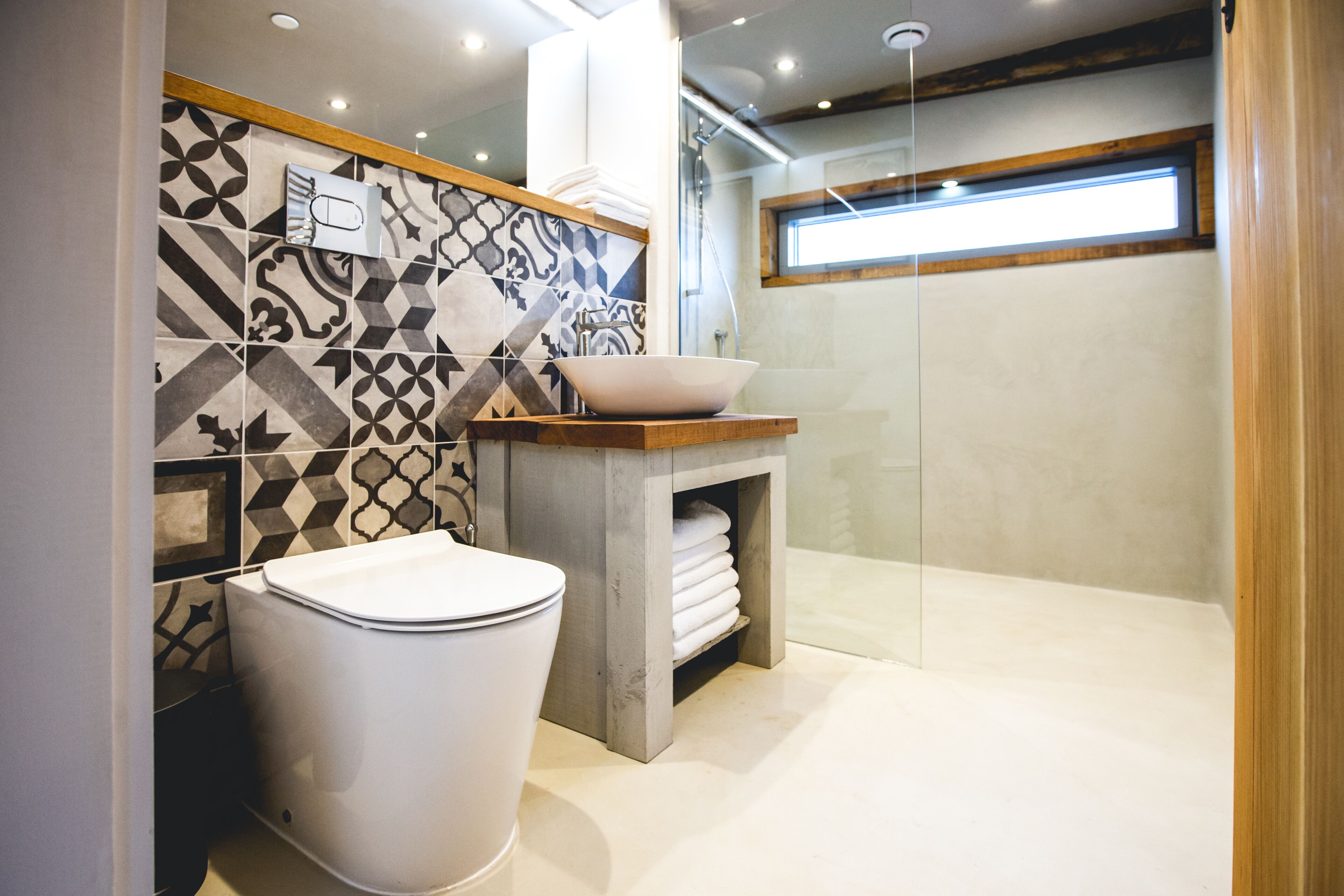 Cottage | Bathroom | Shower, towels