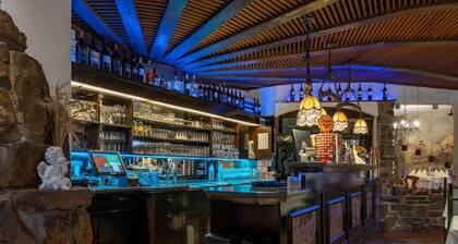 Esmer Hotel