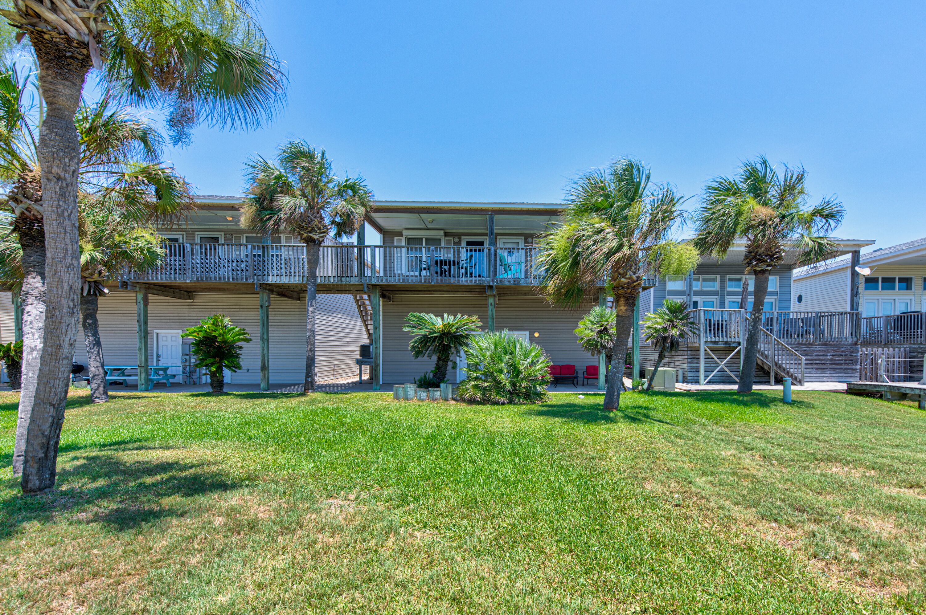 Come enjoy the beach & make memories at Cool Breeze! POOL & Golf Cart access