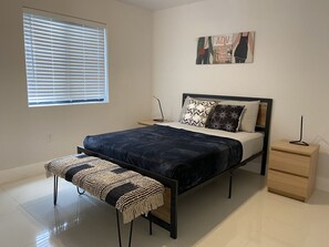 2 bedrooms, iron/ironing board, free WiFi, bed sheets