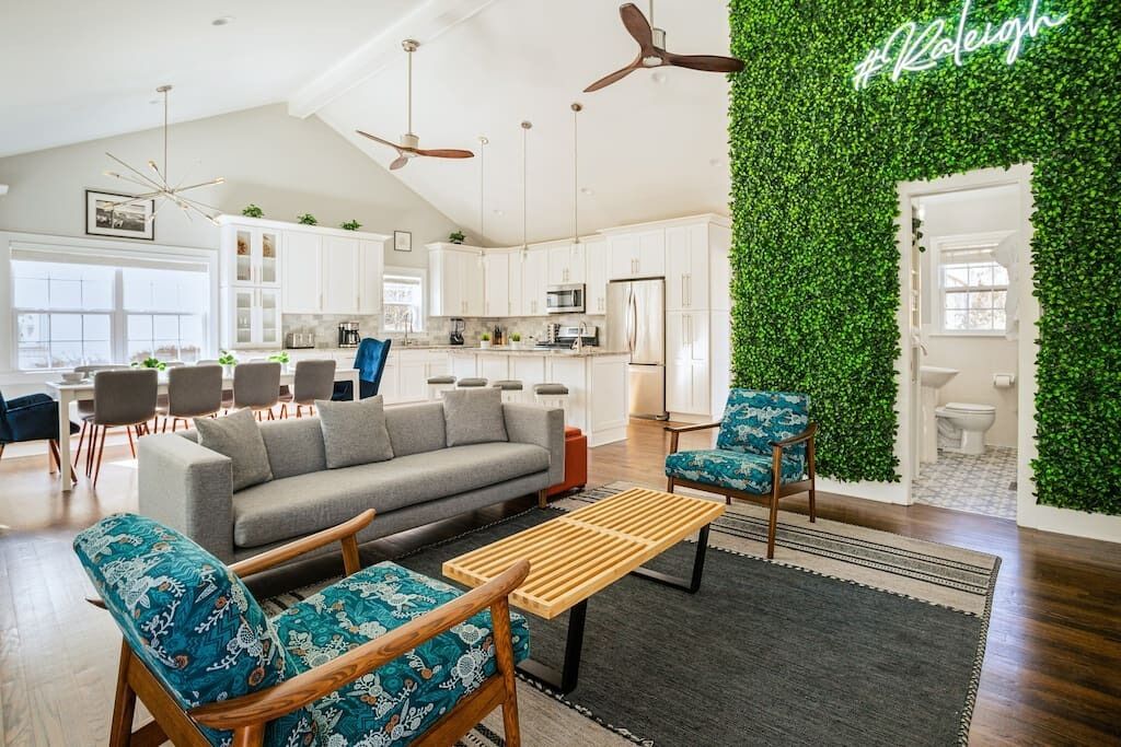 ⭐ ⭐ ⭐ ⭐ ⭐ The ❤️ of Raleigh, SLEEPS 10