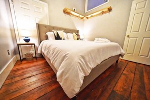 2 bedrooms, iron/ironing board, travel cot, WiFi