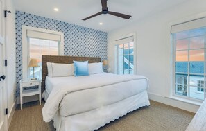 5 bedrooms, desk, iron/ironing board, travel crib -  #1 VRBO in Austin HEATED POOL, central to 6th and Rainey (Austin)