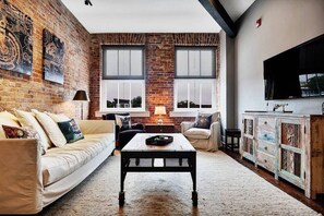 Smart TV, stereo, offices