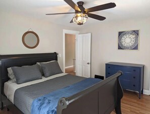 4 bedrooms, iron/ironing board, free WiFi, bed sheets