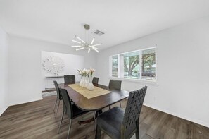 Dining - Lilly’s Maison #7 Magnificent Medical Center/NRG Home (Houston)