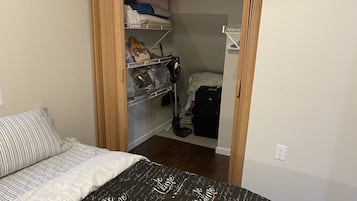 1 chambre, bureau, fer et planche à repasser, Wi-Fi gratuit