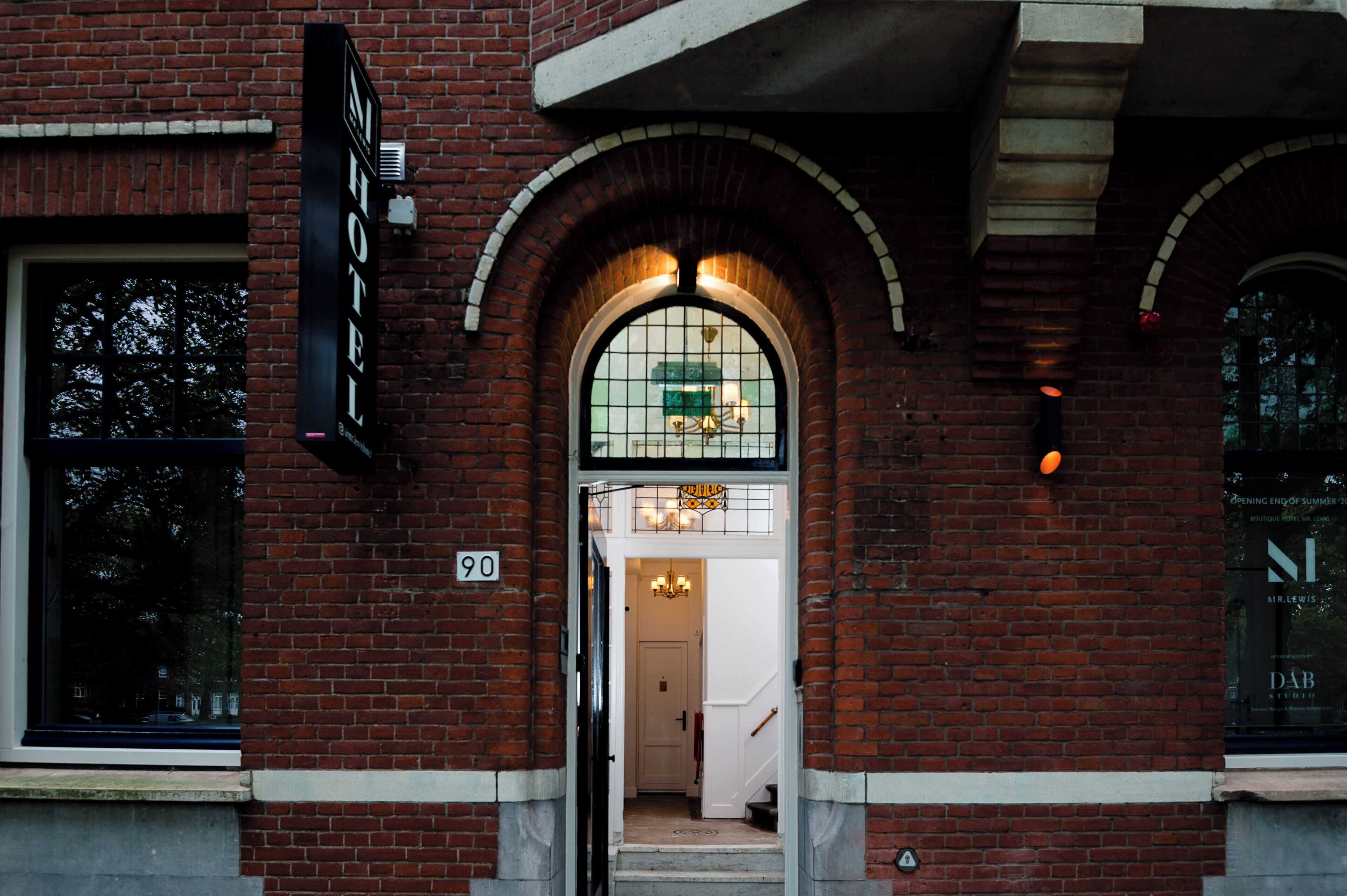 Entrada al alojamiento