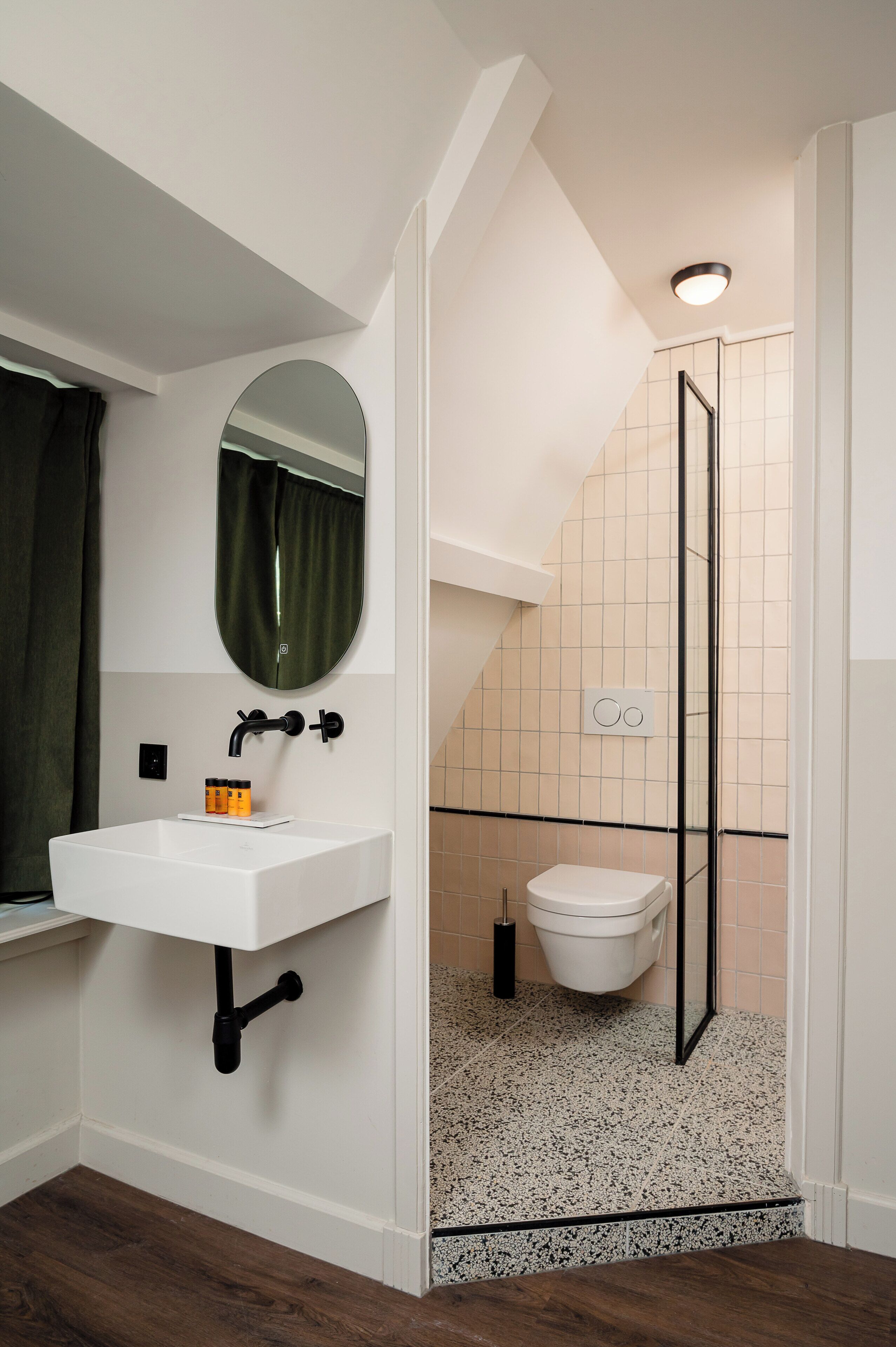 budget single room | bathroom | shower, free toiletries, hair dryer, towels