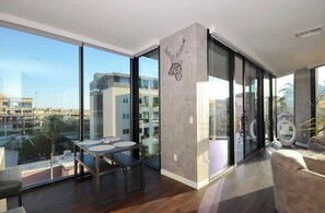 View from property - Luxury High Rise Flat - Free Underground Parking (Tucson)