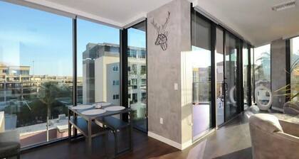 Luxury High Rise Flat - Free Underground Parking