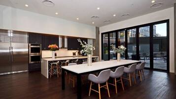 Fridge, oven