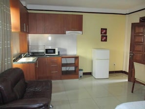 Private kitchen - Highlands Apartments 3 BR Suite 012 (Kigali)