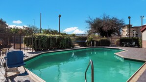 Outdoor pool - HomeTowne Studios by Red Roof San Antonio - Seaworld/Northwest (San Antonio)