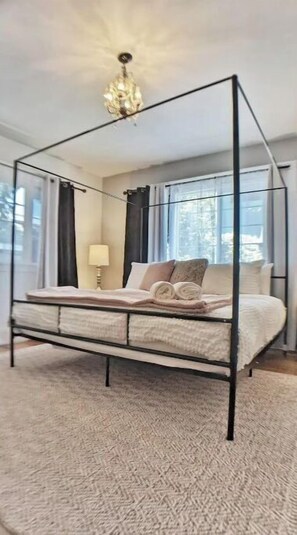 4 dormitorios, tabla de planchar con plancha, wifi gratis y ropa de cama