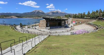 Newly Renovated Cozy Waterfront Condo on Lake Dillon!