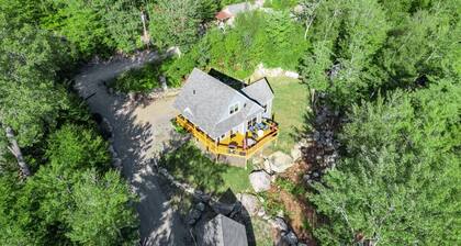 Peaceful & Private Lakefront Home