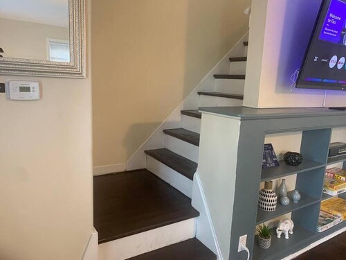 Spacious Modern Getaway Mins From Major Retail