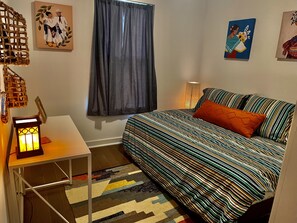 3 soverom, skrivebord, strykejern/-brett og wi-fi (inkludert)