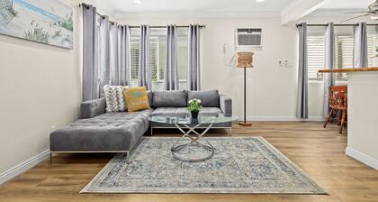 Bright&Cozy Getaway 10min to Downtown LA