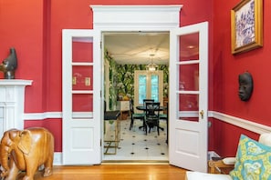 Interior - This house is a 5 bedroom(s), 4.5 bathrooms, located in Lexington, KY. (Lexington)