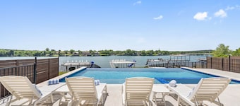 Waterhouse at LBJ Residence III, 6 King Bedrooms, Pool/Spa, Boat/PWC Lift, Slide