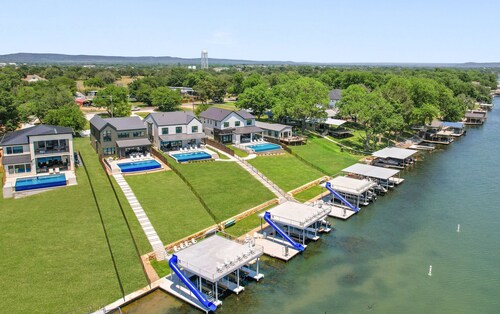 Waterhouse at Lake LBJ Residence III 6 King Beds, Pool/Spa, Boat/PWC Lift, Slide