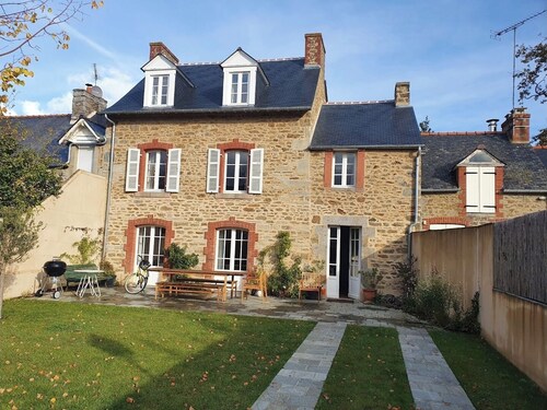 Maison de Pêcheur en Plein Cœur de Bourg