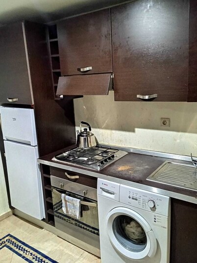 5 minutes to Town center! Family-sized condo with game room &