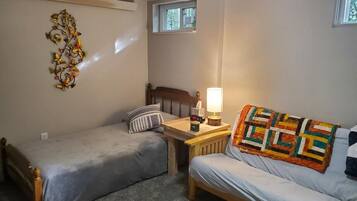 1 bedroom, desk, WiFi, bed sheets