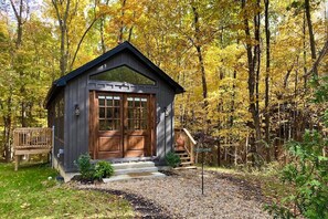 Exterior - Romantic Luxe Cabin : Hot Tub, Private Trails : 32 Forested Acres : EV Charger (Laurelville)